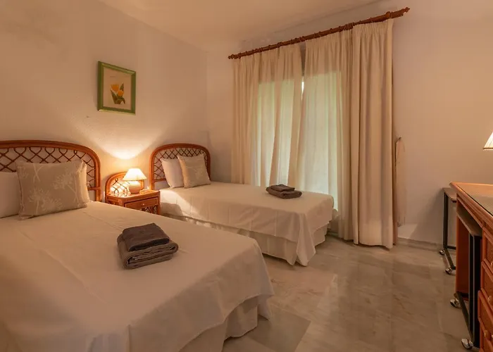 3 Bedrooms & Terrace, Swimming Pool - Porton 7