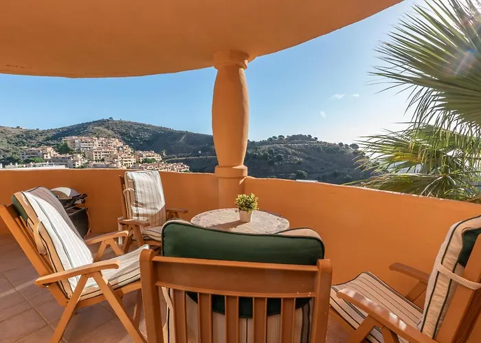 3 Bedrooms & Terrace, Swimming Pool - Porton 7
