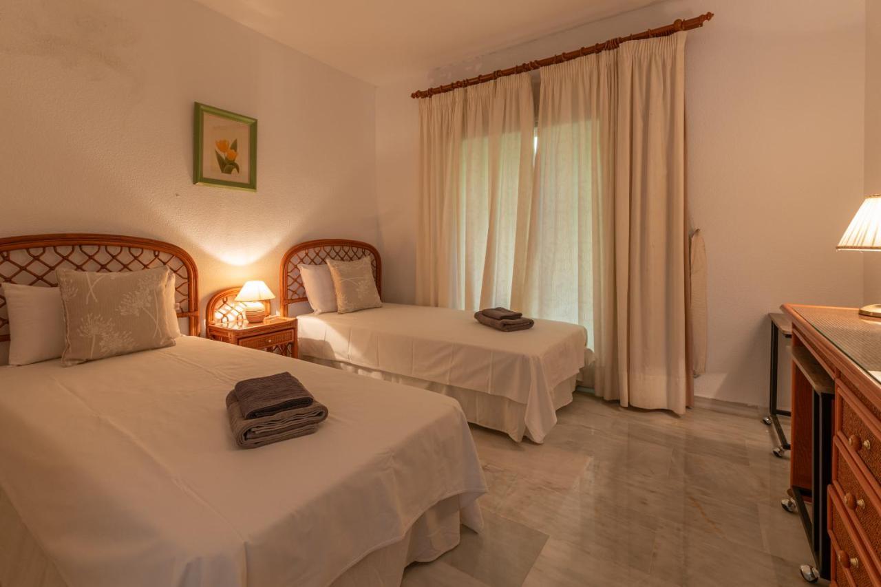 3 Bedrooms & Terrace, Swimming Pool - Porton 7 Apartment Sitio de Calahonda