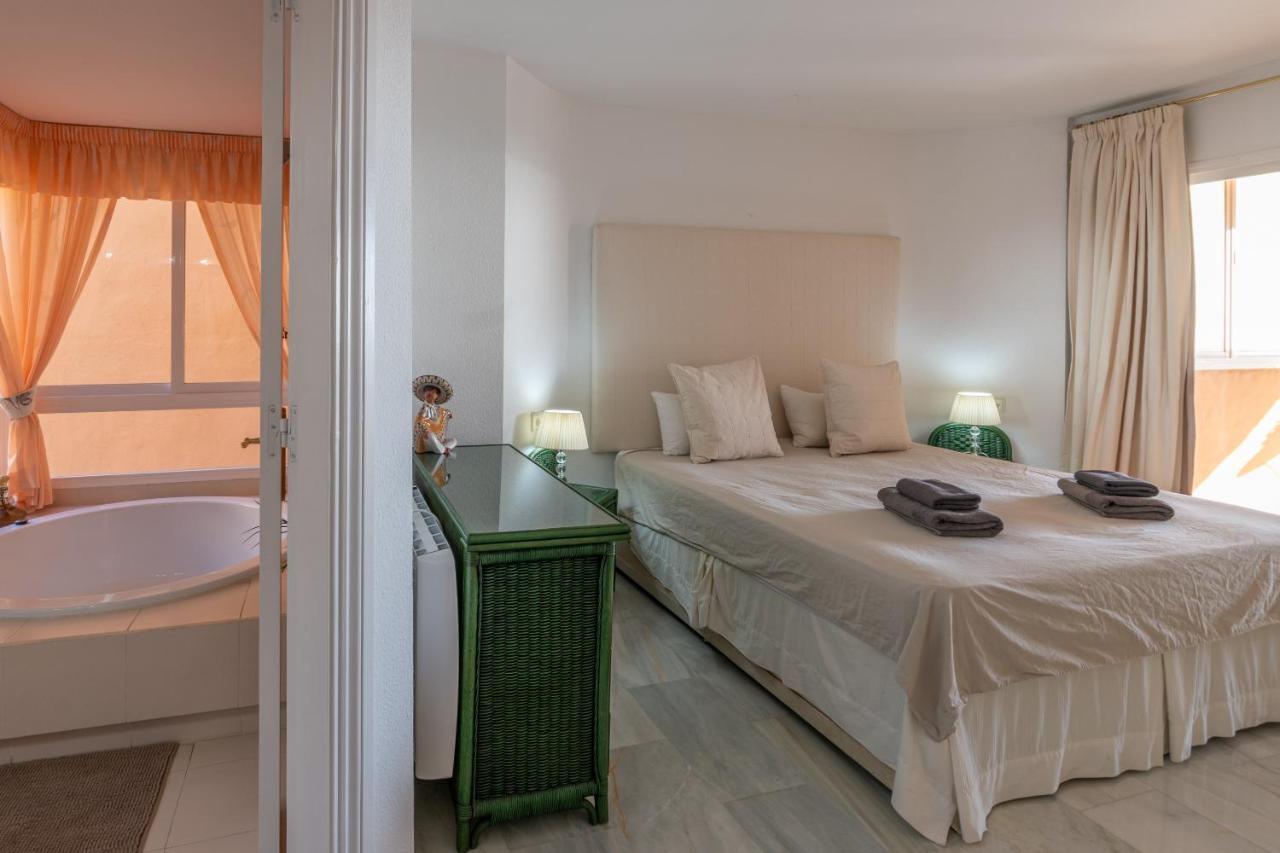 Apartment 3 Bedrooms & Terrace, Swimming Pool - Porton 7